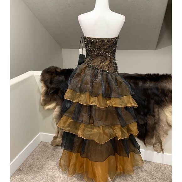Stunning Beaded Asymmetric Layered Tulle Ruffle Party Dress - Picture 3 of 14